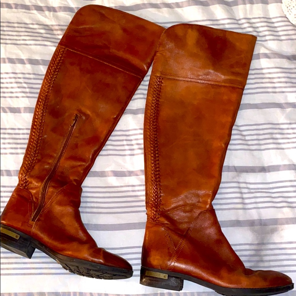 VINCE CAMUTO BROWN BOOTIES